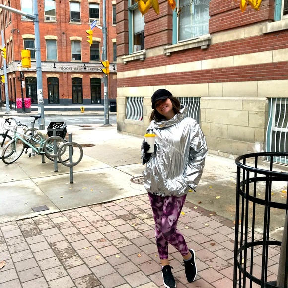 Meet your Posher, Alexis - Picture 1 of 1